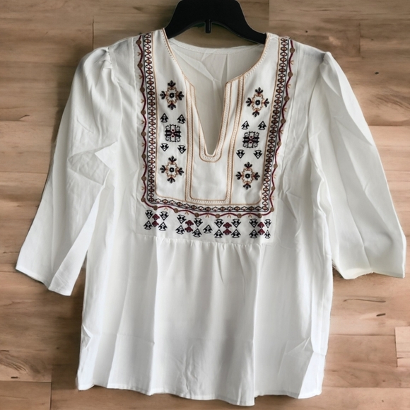 New! White 3/4" embroidered pattern blouse size: large & Xlarge - Picture 3 of 12